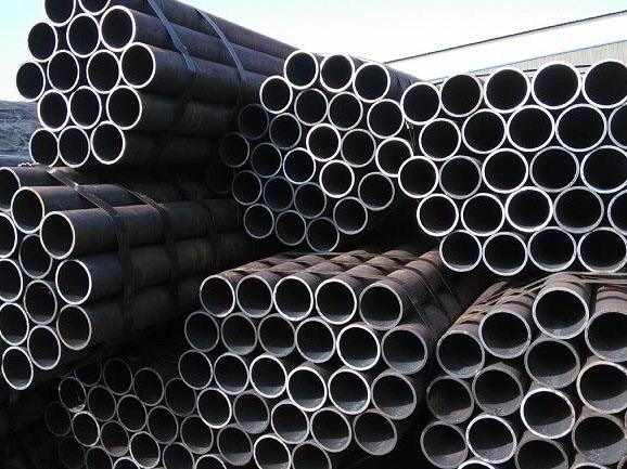 What factors have led to the decline in the total output of high-precision seamless steel tubes?